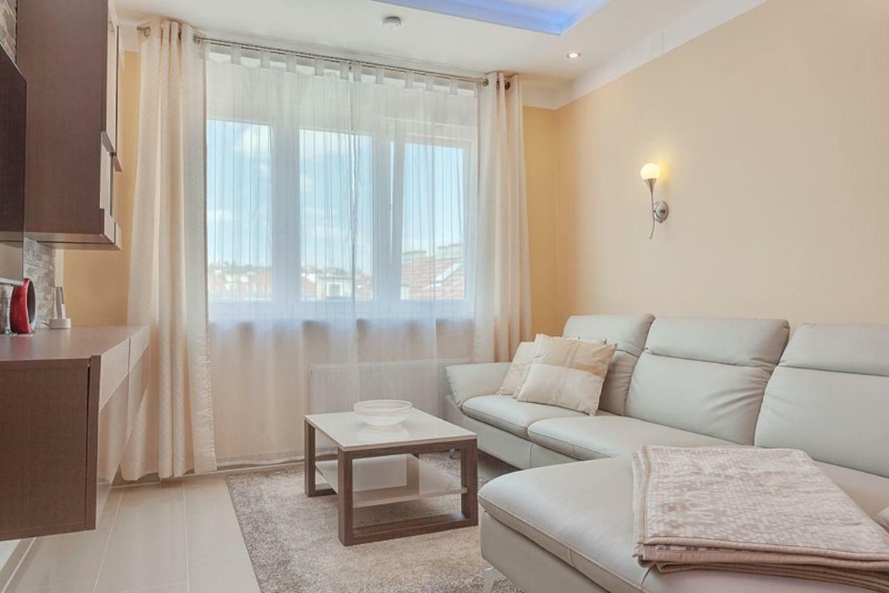 Apartment Felix Загреб Экстерьер фото